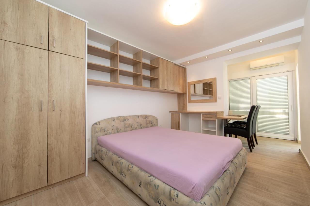 Sunset Apartment *